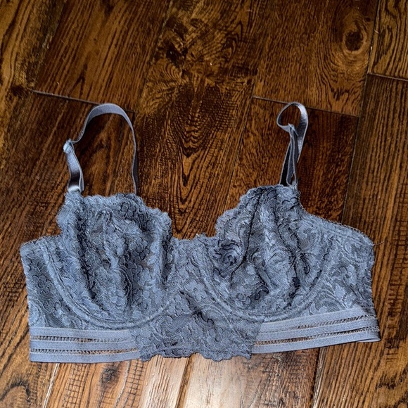 JOAN SMALLS Lace Underwire Bra Size 34D - Picture 1 of 5